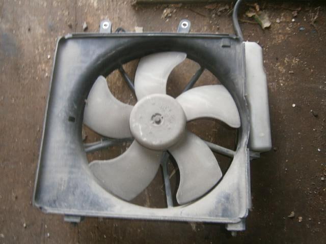 Диффузор радиатора Хонда Фит в Хасавюрте 24031